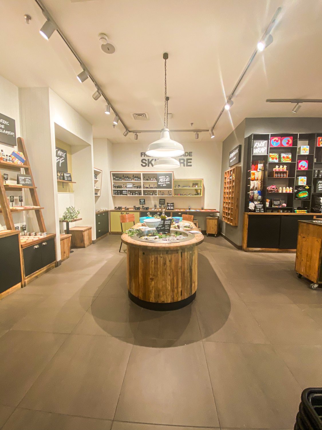 Lush_Festa Charity Pot-4575